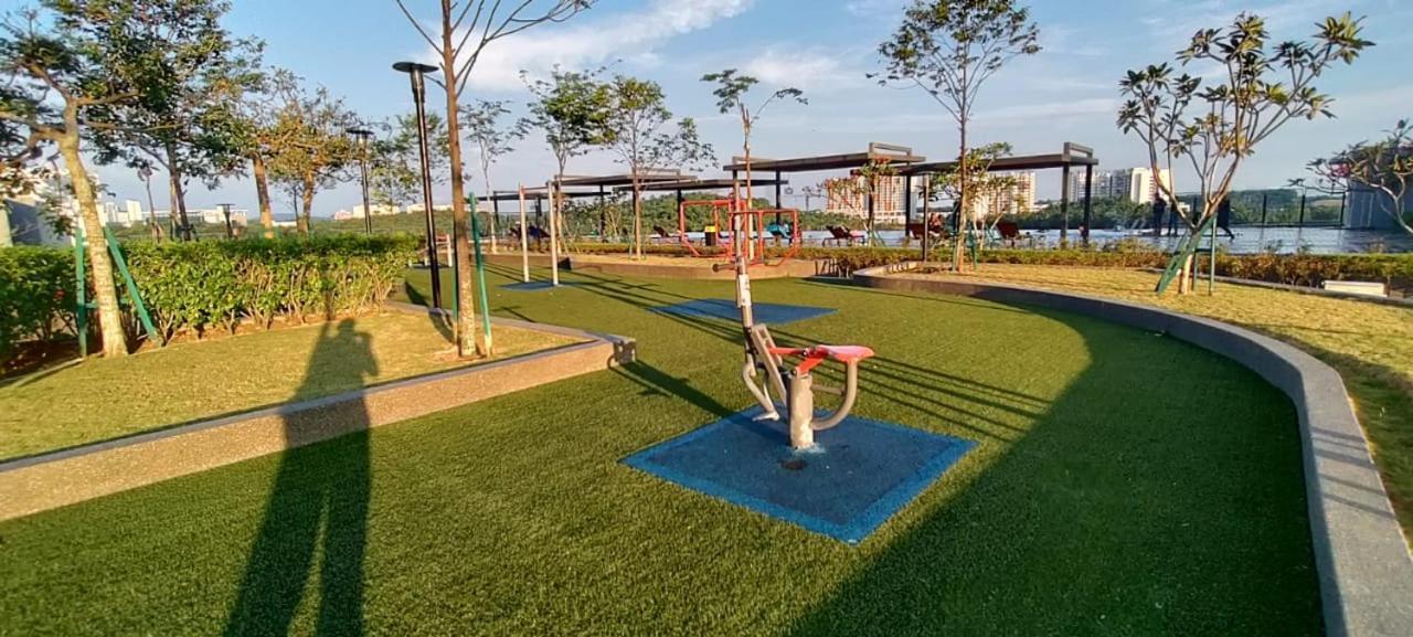 Santai Homestay Сиберджая Екстериор снимка